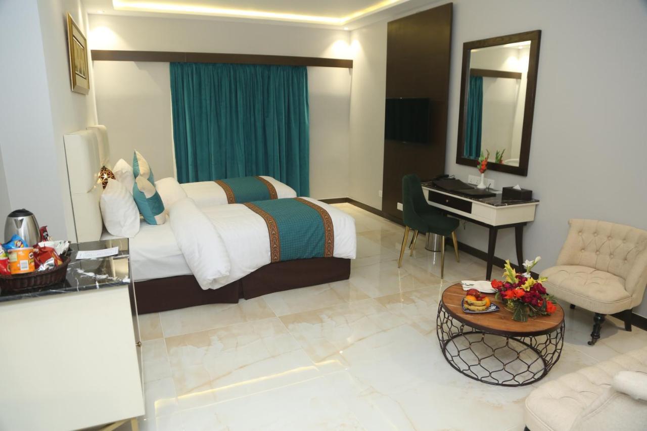 Faletti'S Grand Hotel Мултан Екстериор снимка