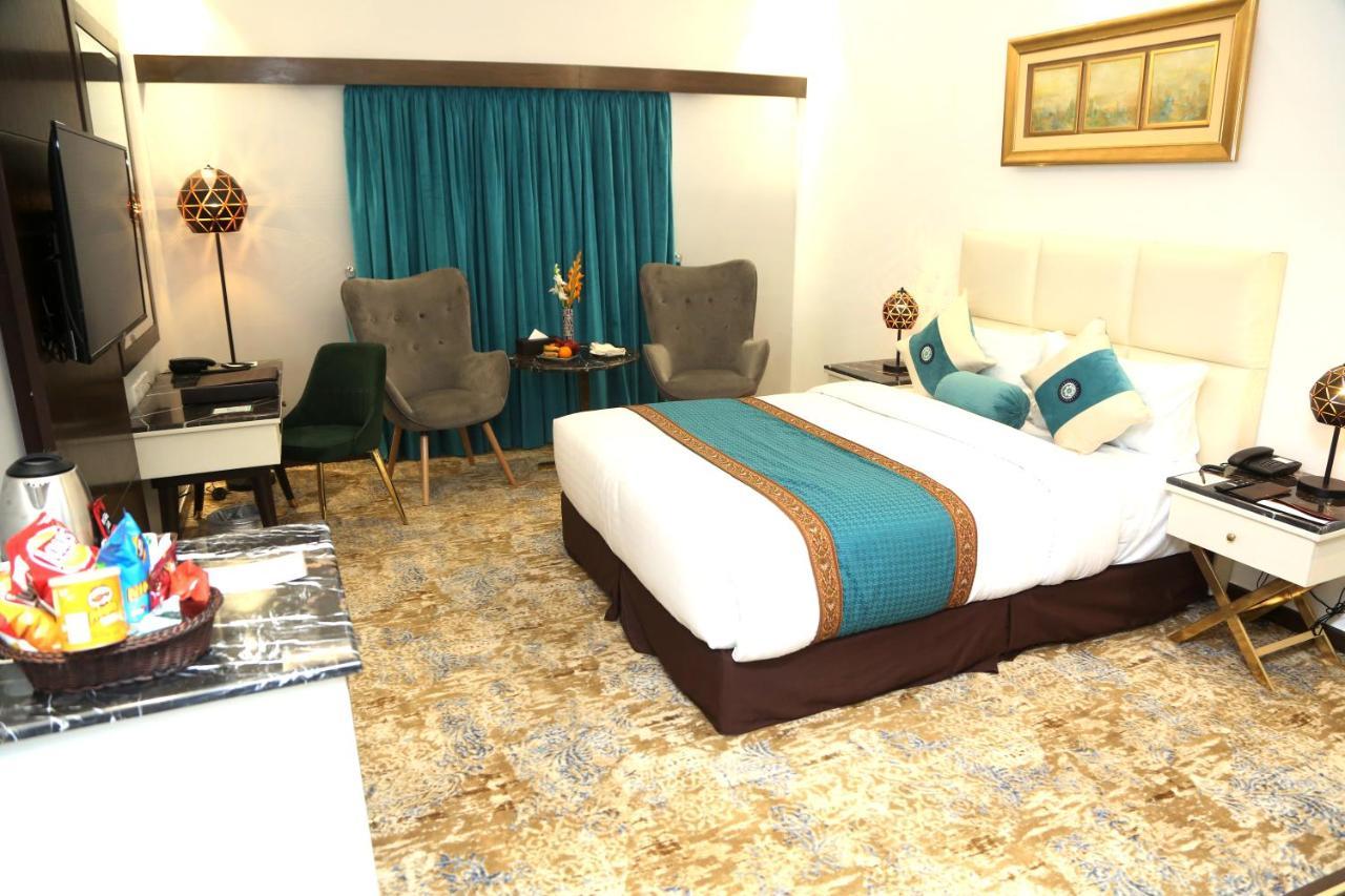 Faletti'S Grand Hotel Мултан Екстериор снимка