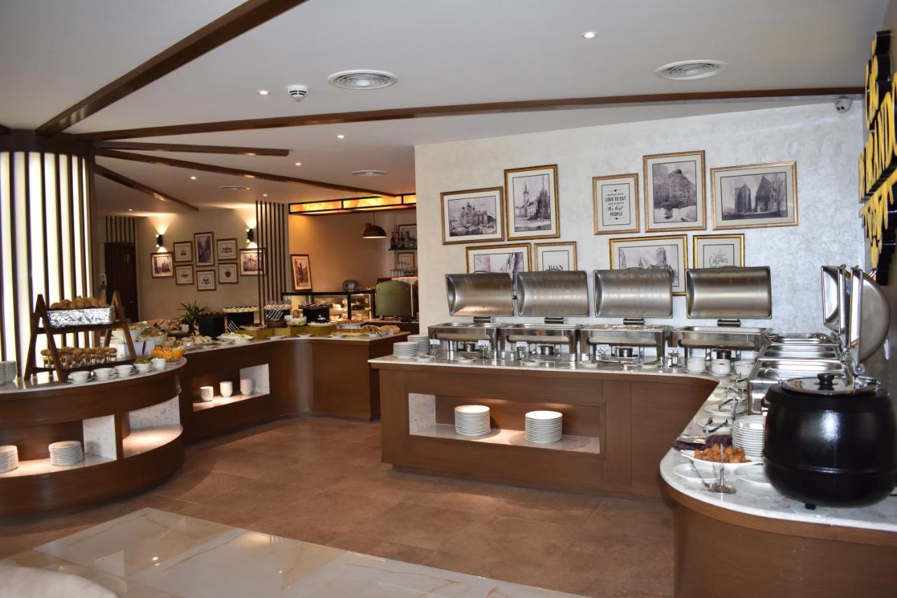 Faletti'S Grand Hotel Мултан Екстериор снимка